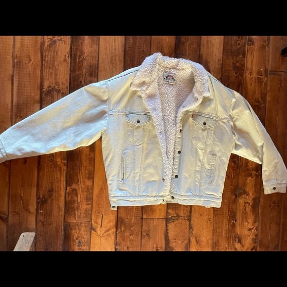 Vintage Authentic Levi’s Sherpa-Lined Bleached Jean Jacket - Picture 6 of 12